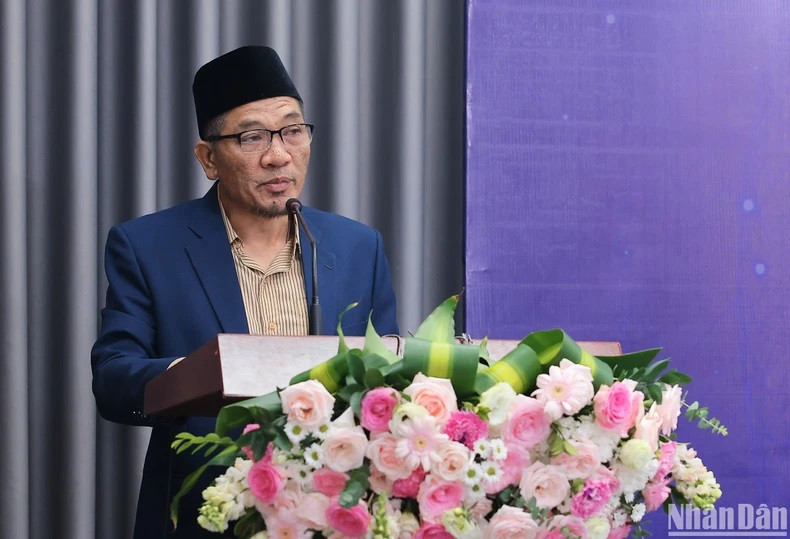 M. Abbas, président de Halal Vietnam, a déclaré : « Nous vivons une époque à la fois pleine de défis et d’opportunités, où le respect des normes halal n’est pas seulement une question de respect des valeurs religieuses, mais aussi une opportunité pour élargir les marchés et développer des affaires durables ».