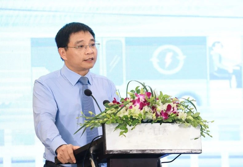 Le ministre des Transports, Nguyen Van Thang, prend la parole lors de l'événement.