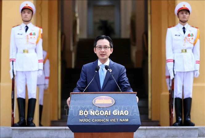 Le vice-ministre des Affaires étrangères Dô Hung Viêt s'exprime lors de la cérémonie. Photo: VNA