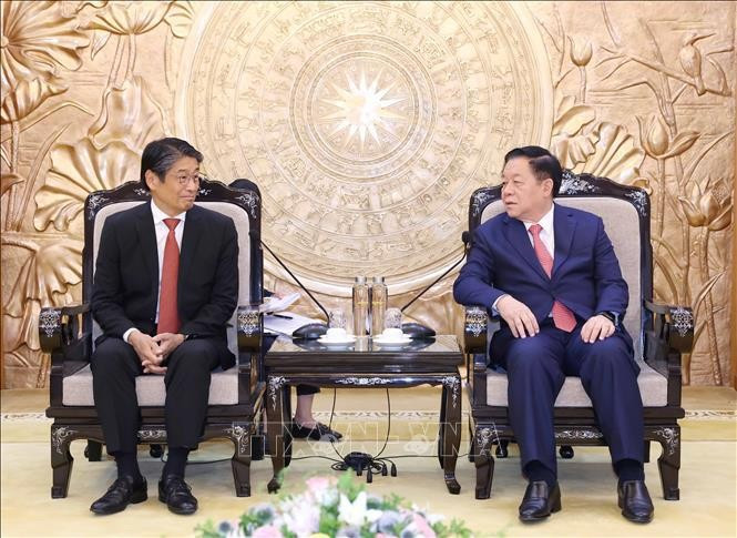 Nguyen Trong Nghia et l'ambassadeur japonais, Ito Naoki. Photo : VNA.