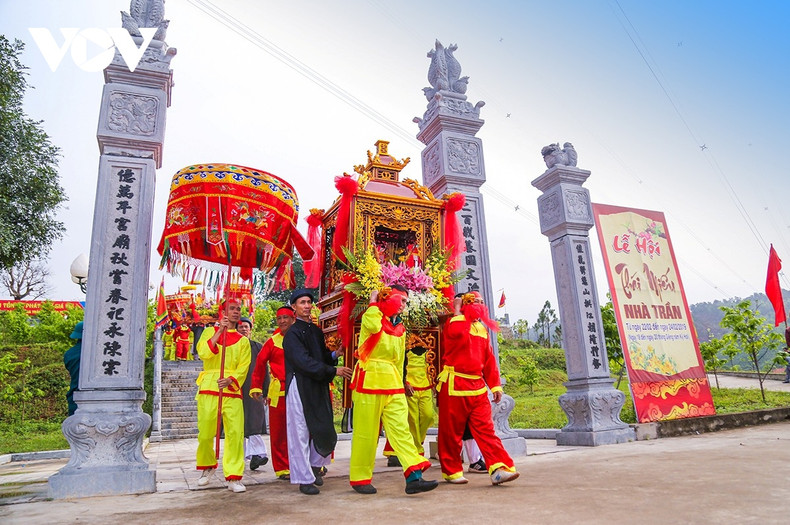 Le Festival du temple Thai Mieu de la dynastie Tran a été restauré par la province de Quang Ninh à partir de 2019.