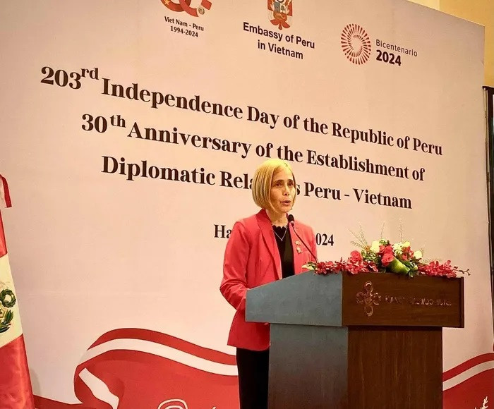 Mme Patricia Yolanda Raez Portocarrrero, ambassadrice extraordinaire et plénipotentiaire de la République du Pérou au Vietnam. Photo : baoquocte. Mme Patricia Yolanda Raez Portocarrrero, ambassadrice extraordinaire et plénipotentiaire de la République du Pérou au Vietnam. Photo : baoquocte.