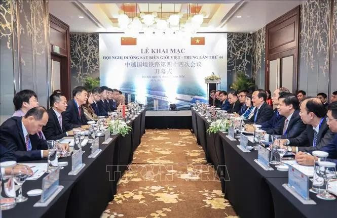 Lors de la 44e Conférence ferroviaire frontalière Vietnam-Chine. Photo : VNA Lors de la 44e Conférence ferroviaire frontalière Vietnam-Chine. Photo : VNA