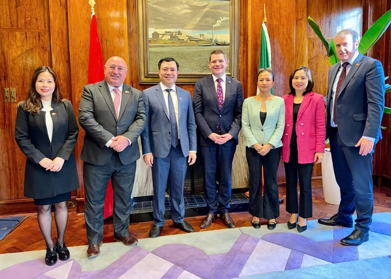 Le protocole d’accord marque la première étape d’une coopération continue entre les deux ministères dans l’objectif de porter les échanges commerciaux bilatéraux à 5 milliards de dollars d’ici 2026. Photo : congthuong. Le protocole d’accord marque la première étape d’une coopération continue entre les deux ministères dans l’objectif de porter les échanges commerciaux bilatéraux à 5 milliards de dollars d’ici 2026. Photo : congthuong.