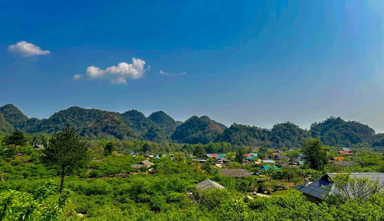 Ta So est un espace isolé, loin de toute urbanisation. Ta So est un espace isolé, loin de toute urbanisation.