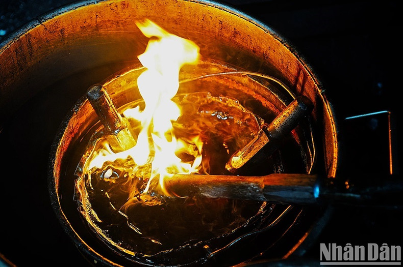 La première consiste à plonger le produit dans un bain d’huile.