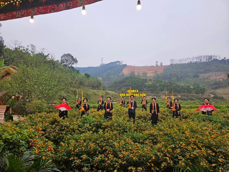 Les minorités ethniques de Lang Son présentent la beauté de la culture indigène. Les minorités ethniques de Lang Son présentent la beauté de la culture indigène.