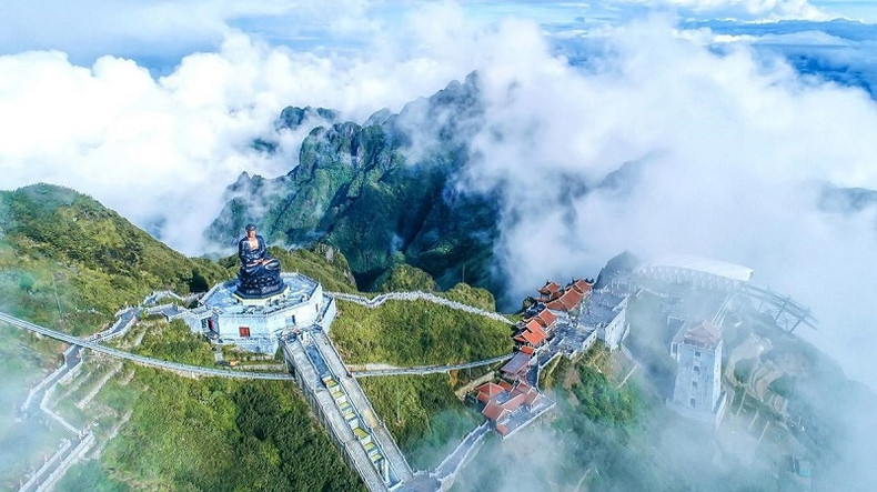 Sun World Fansipan Legend. Photo : baoquocte.vn Sun World Fansipan Legend. Photo : baoquocte.vn