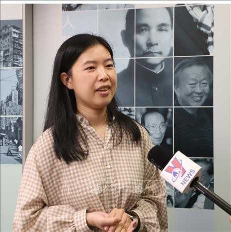 Sharon Zhang, assistante du rédacteur en chef du Centre des chroniques de Hong Kong. Photo : VNA. Sharon Zhang, assistante du rédacteur en chef du Centre des chroniques de Hong Kong. Photo : VNA.