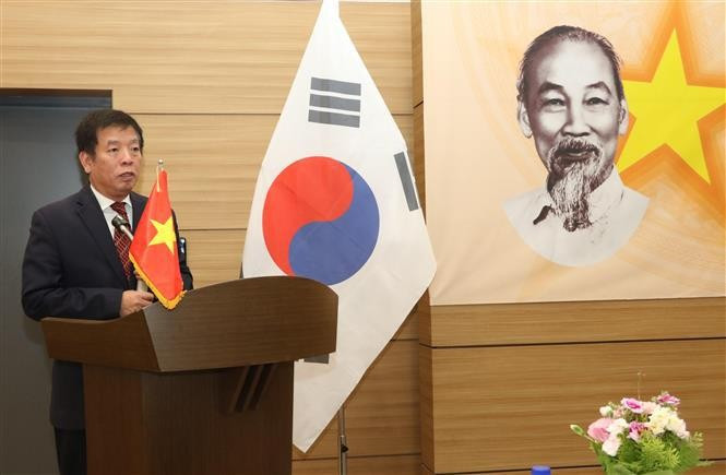 L'ambassadeur du Vietnam en République de Corée, Vu Ho, lors de la conférence organisée à l'Université Sejong à l'occasion du 134e anniversaire de la naissance du Président Ho Chi Minh. Photo: VNA. L'ambassadeur du Vietnam en République de Corée, Vu Ho, lors de la conférence organisée à l'Université Sejong à l'occasion du 134e anniversaire de la naissance du Président Ho Chi Minh. Photo: VNA.