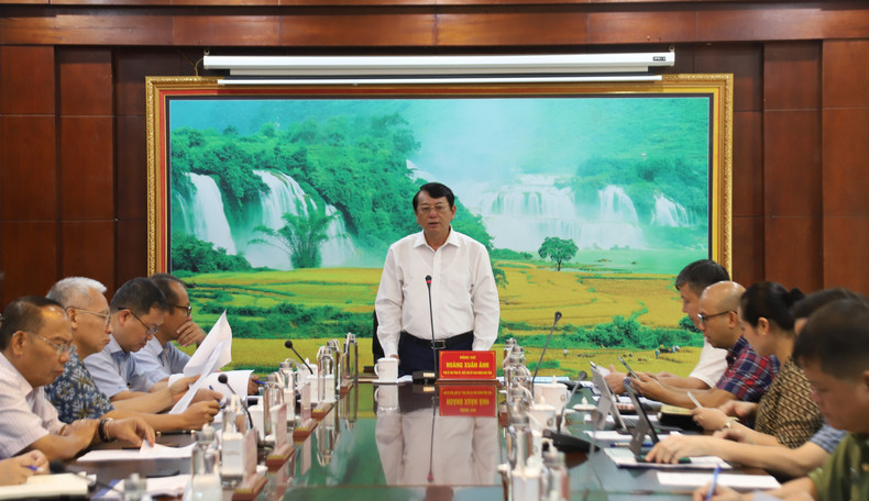 Hoang Xuan Anh, président du comité populaire de Cao Bang. Photo : thoidai.com.vn Hoang Xuan Anh, président du comité populaire de Cao Bang. Photo : thoidai.com.vn