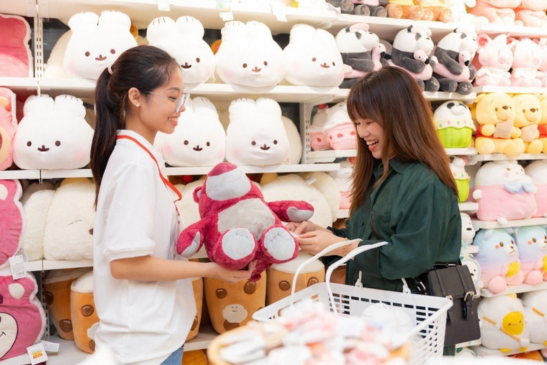 Pour la première fois, la chaîne de vente au détail chinoise, MINISO, a confirmé sa participation à l’événement. Photo d'illustration : congthuong. Pour la première fois, la chaîne de vente au détail chinoise, MINISO, a confirmé sa participation à l’événement. Photo d'illustration : congthuong.