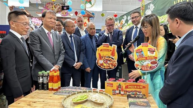 L'espace de présentation des produits vietnamiens dans la chaîne de supermarchés Système U. Photo: VNA L'espace de présentation des produits vietnamiens dans la chaîne de supermarchés Système U. Photo: VNA