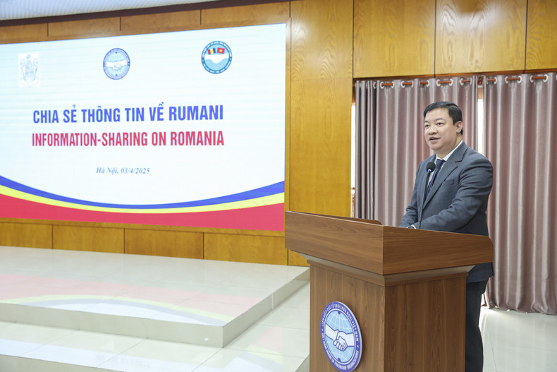 Nguyen Ngoc Hung, vice-président de l’Union des organisations d’amitié du Vietnam, prend la parole lors de la rencontre. Photo : thoidai. Nguyen Ngoc Hung, vice-président de l’Union des organisations d’amitié du Vietnam, prend la parole lors de la rencontre. Photo : thoidai.