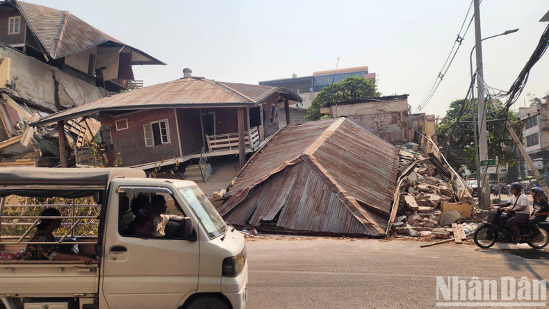 Au marché de Zay Cho, les habitations en ruine ont remplacé l’animation habituelle des étals et des transactions. Au marché de Zay Cho, les habitations en ruine ont remplacé l’animation habituelle des étals et des transactions.