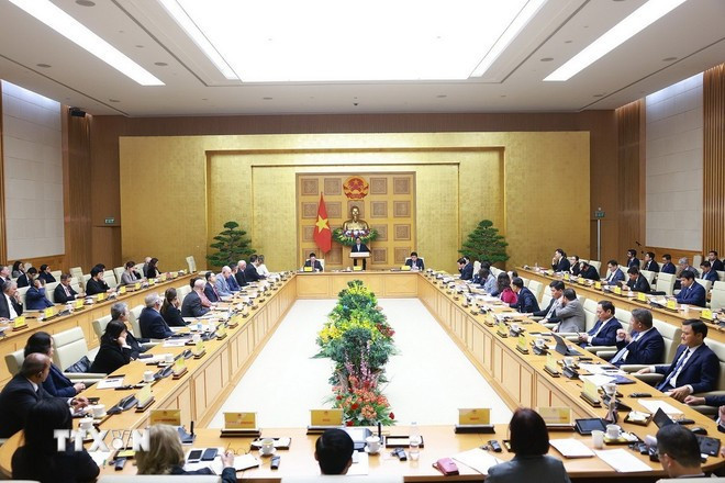 Rencontre entre le Premier ministre Pham Minh Chinh, ainsi que les vice-Premiers ministres Ho Duc Phoc et Nguyen Chi Dung, avec des entreprises américaines. Photo : VNA. Rencontre entre le Premier ministre Pham Minh Chinh, ainsi que les vice-Premiers ministres Ho Duc Phoc et Nguyen Chi Dung, avec des entreprises américaines. Photo : VNA.