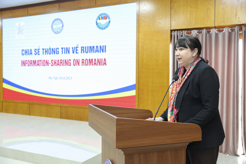 L’ambassadrice de Roumanie au Vietnam, Mme Cristina Romila, a mis en avant le rôle central de la diplomatie populaire qui ouvre de nouveaux champs de coopération dans divers domaines. Photo : thoidai. L’ambassadrice de Roumanie au Vietnam, Mme Cristina Romila, a mis en avant le rôle central de la diplomatie populaire qui ouvre de nouveaux champs de coopération dans divers domaines. Photo : thoidai.