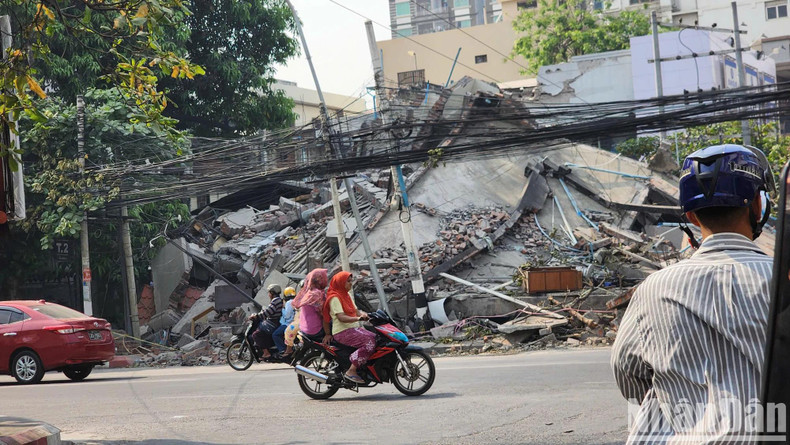 Partout dans l’ancienne capitale, les traces de destruction laissées par le séisme historique restent encore intactes. Partout dans l’ancienne capitale, les traces de destruction laissées par le séisme historique restent encore intactes.