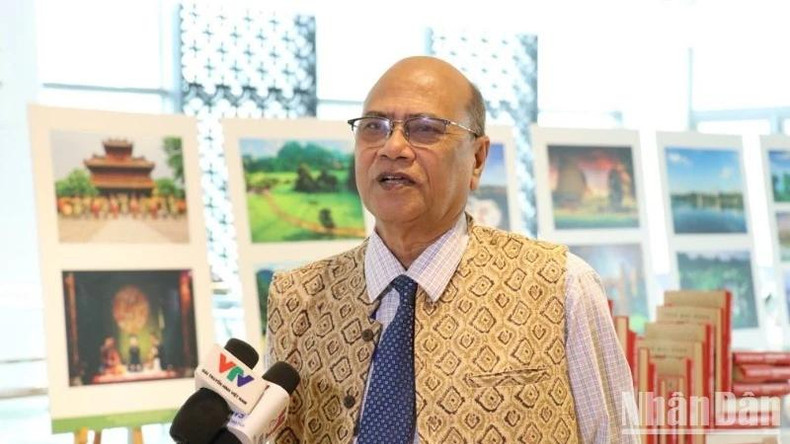 M. Pallab Sengupta, membre du Bureau politique et responsable des relations internationales du Parti communiste indien, président de l’Organisation indienne pour la paix et la solidarité (AIPSO) et président du Conseil mondial de la paix. M. Pallab Sengupta, membre du Bureau politique et responsable des relations internationales du Parti communiste indien, président de l’Organisation indienne pour la paix et la solidarité (AIPSO) et président du Conseil mondial de la paix.