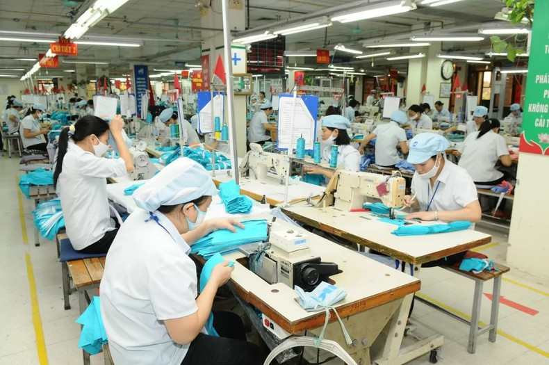 Le textile et l'habillement sont l'un des principaux produits d'exportation vers la Suède et doivent également progressivement se transformer en vert pour répondre aux normes du marché. Photo : congthuong. Le textile et l'habillement sont l'un des principaux produits d'exportation vers la Suède et doivent également progressivement se transformer en vert pour répondre aux normes du marché. Photo : congthuong.