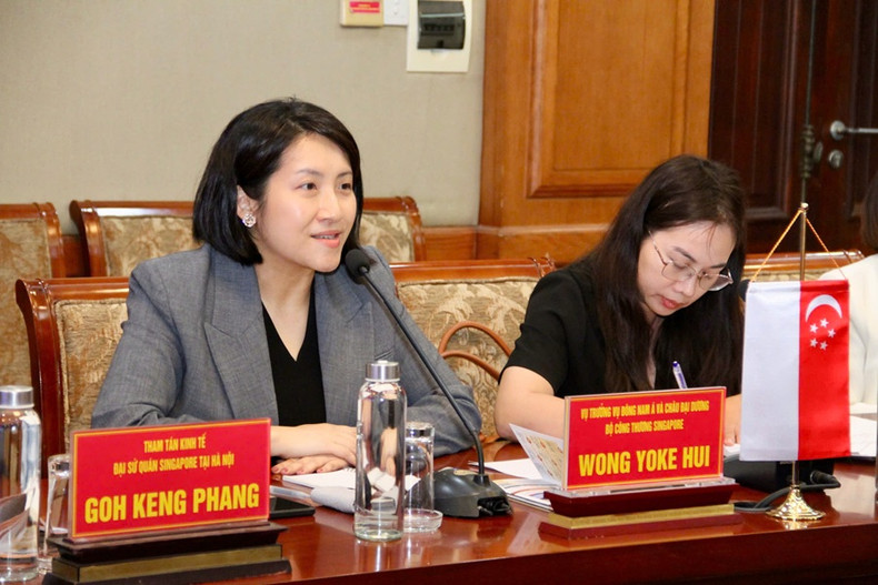 Mme Wong Yoke Hui, directrice du département de l’Asie du Sud-Est et de l’Océanie. Mme Wong Yoke Hui, directrice du département de l’Asie du Sud-Est et de l’Océanie.
