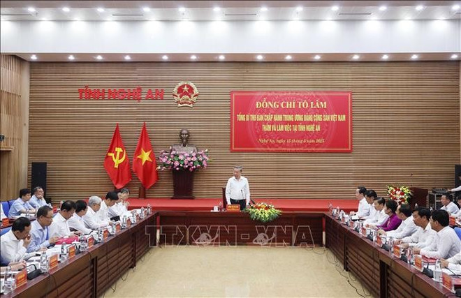 Panorama de la séance de travail. Photo : VNA.