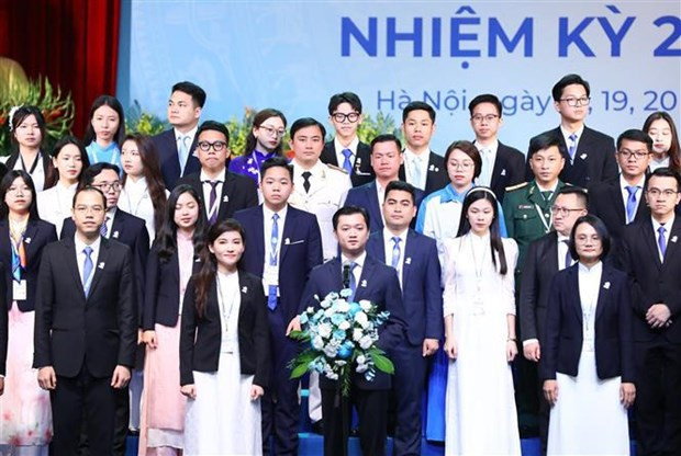 Le Comité exécutif de l’Union pour le mandat 2023 - 2028 est composé de 103 membres. Nguyên Minh Triêt, secrétaire du Comité central de l&apos;Union de la Jeunesse communiste Hô Chi Minh, a été nommé président de l&apos;Union nationale des Étudiants du Vietnam. Photo : VNA.