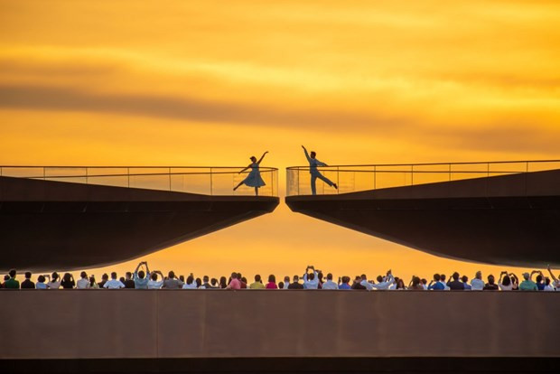 Le pont Kiss est l'endroit idéal pour capturer le plus beau coucher de soleil durant la période de Noël et du Nouvel An. Photo : Truong Phu Quôc