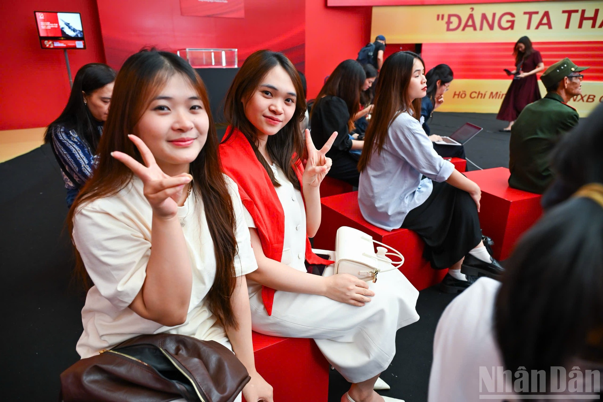 L’événement a attiré un large public de jeunes, contribuant à affirmer les valeurs intemporelles de l’aspiration à l’indépendance et à la liberté, tout en éveillant le sens des responsabilités et le désir de contribuer de la génération actuelle.