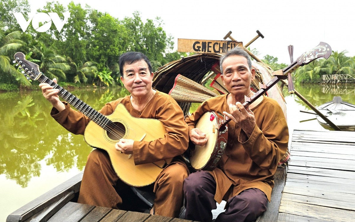 L’ancienne province de Bac Lieu est connue comme l’un des berceaux de l’art du “Don ca tai tu” du Sud du Vietnam – un patrimoine culturel inscrit par l’UNESCO. L’ancienne province de Bac Lieu est connue comme l’un des berceaux de l’art du “Don ca tai tu” du Sud du Vietnam – un patrimoine culturel inscrit par l’UNESCO.