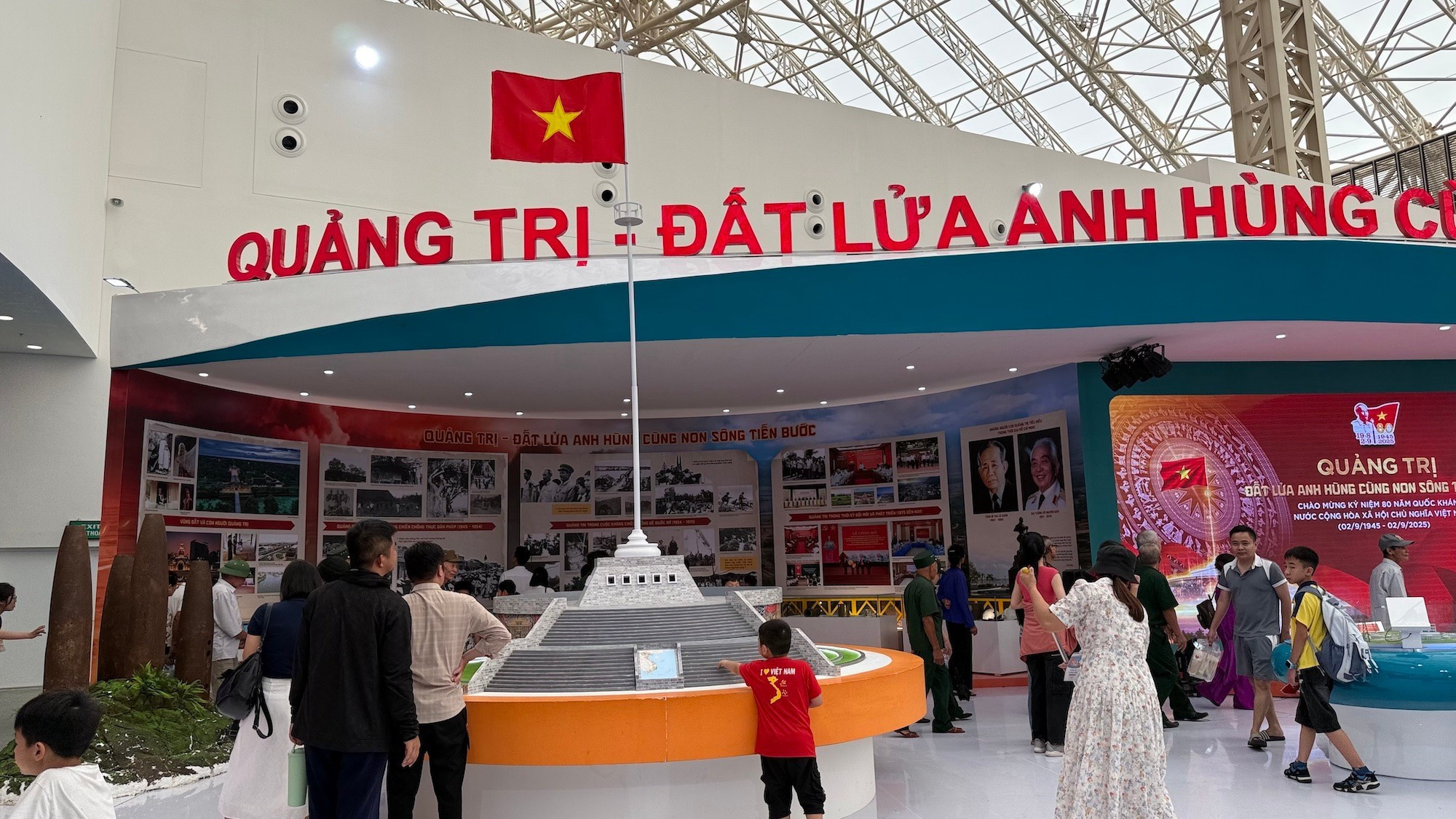 Quang Tri – Terre de feu héroïque. Quang Tri – Terre de feu héroïque.