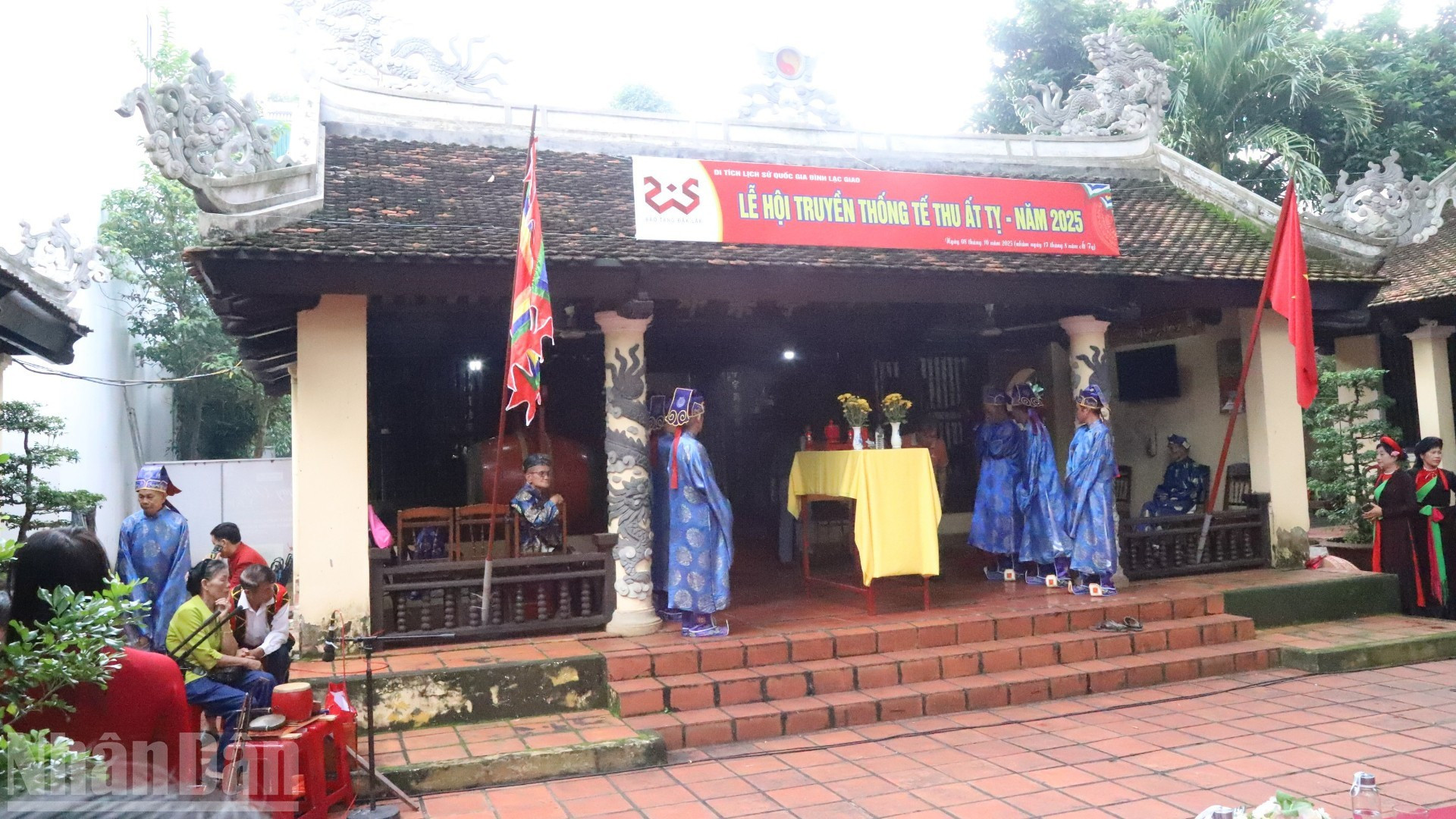 Le Dinh Lac Giao a été classé Monument historique national par le ministère vietnamien de la Culture (actuellement ministère de la Culture, des Sports et du Tourisme) par la Décision n° 168VH/QD du 2 mars 1990. Le Dinh Lac Giao a été classé Monument historique national par le ministère vietnamien de la Culture (actuellement ministère de la Culture, des Sports et du Tourisme) par la Décision n° 168VH/QD du 2 mars 1990.