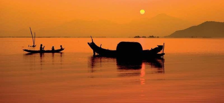 Ho Hon Yew (Singapour) – Lever du soleil à Phan Rang, Thap Cham (Sunrise, Phan Rang, Thap Cham). Ho Hon Yew (Singapour) – Lever du soleil à Phan Rang, Thap Cham (Sunrise, Phan Rang, Thap Cham).