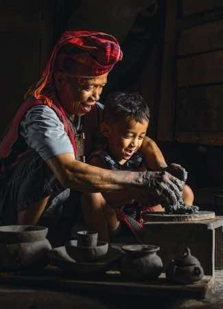 Vu Van Lam (Vietnam) – Âme de la poterie Pa Co (Pa Co pottery soul). Vu Van Lam (Vietnam) – Âme de la poterie Pa Co (Pa Co pottery soul).