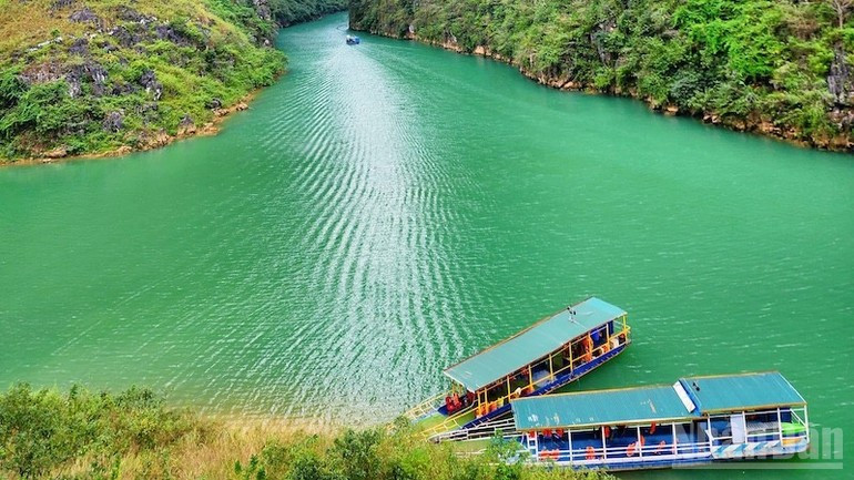 Toute fatigue due aux longues routes et aux terrains escarpés semble s’effacer lorsqu’on se tient au milieu de cette nature splendide.