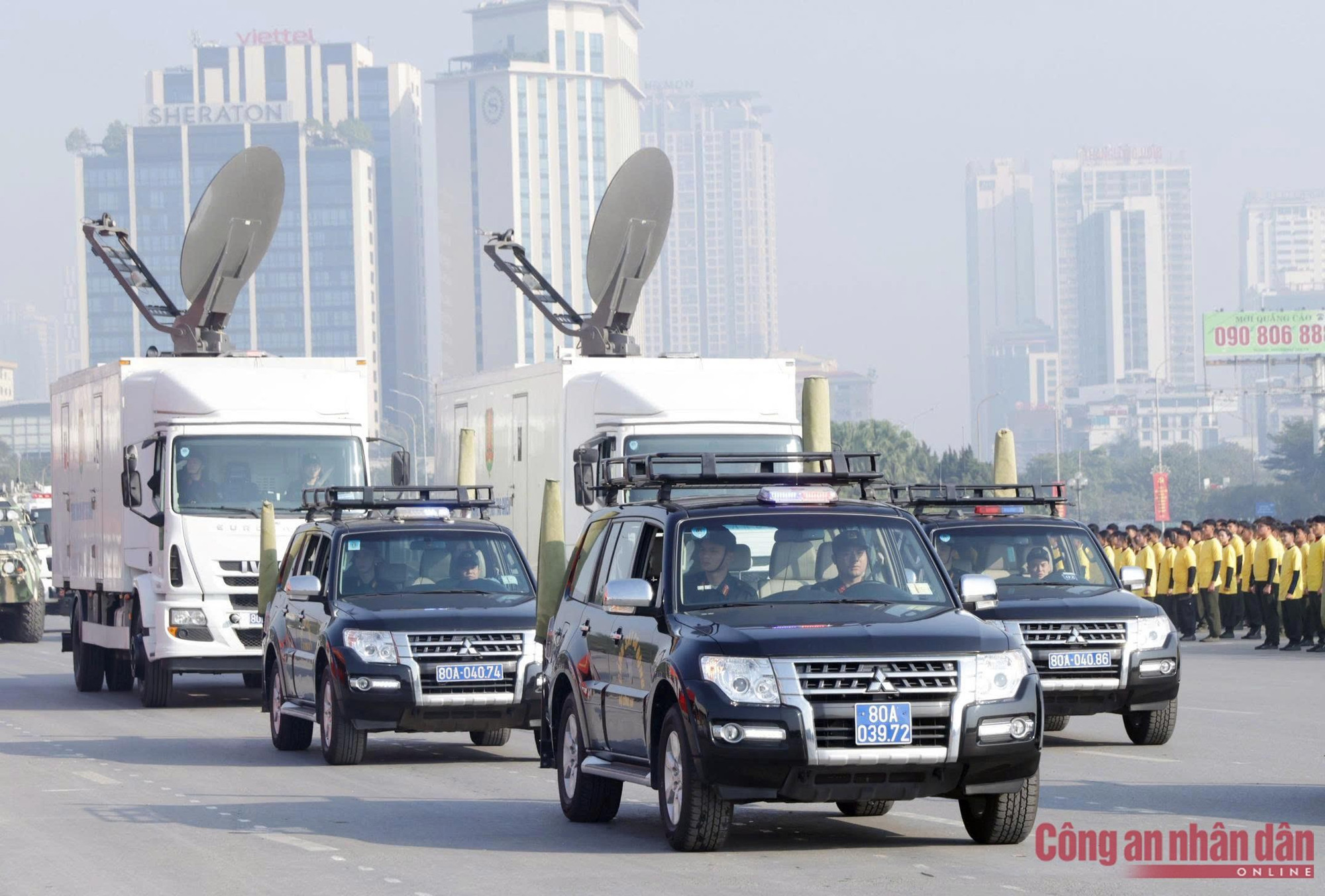 La Police populaire vietnamienne est équipée d’une grande diversité de moyens et de matériels modernes, contribuant à l’accomplissement des missions dans toutes les conditions météorologiques et sur tous les terrains.