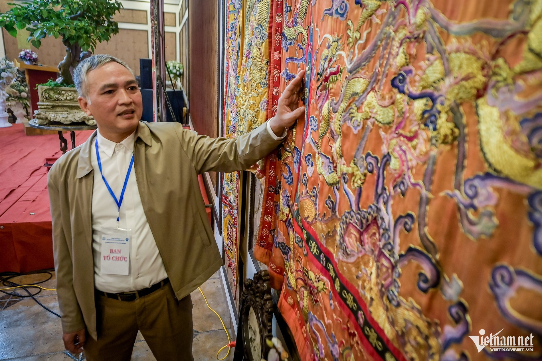 La peinture brodée datant de la dynastie Nguyen, conservée dans un état presque intact 