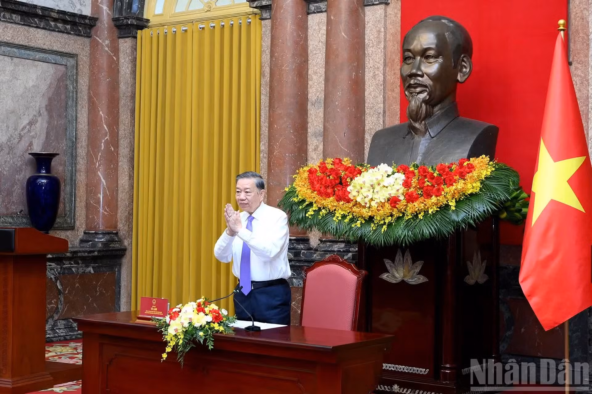 Le Secrétaire général du Parti communiste du Vietnam (PCV) et Président de la République To Lam préside la rencontre cordiale avec 100 représentants de l’émission « Việc tử tế » (Les Bonnes Actions) de la Télévision du Vietnam.