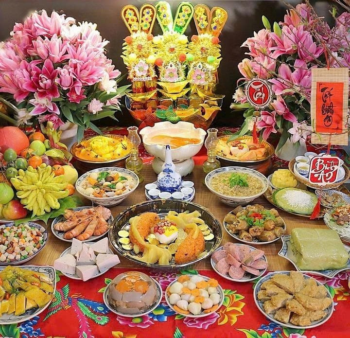 Surveillance du déchargement du poisson au port. (Photo : VNA)