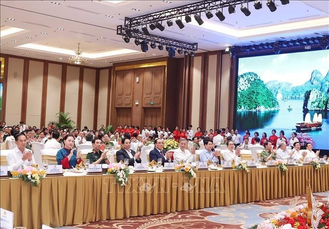 La rencontre entre les ministères vietnamien de la Défense, de la Sécurité publique et des Affaires étrangères. Photo : VNA. La rencontre entre les ministères vietnamien de la Défense, de la Sécurité publique et des Affaires étrangères. Photo : VNA.