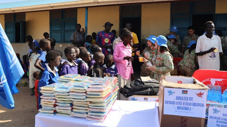 La joie de la délégation de travail et des enseignants et élèves de l’école Bentiu Primary School Girls. (Source : BVDC 2.7)