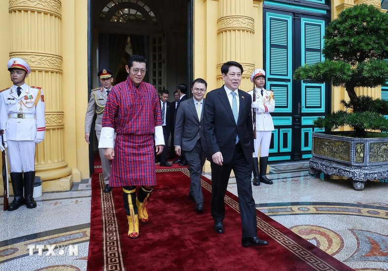 chu-tich-nuoc-va-quoc-vuong-bhutan-le-ky-cac-van-kien-6.jpg