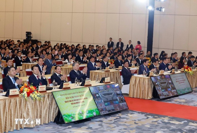 Conférence de la Commission de la sensibilisation, de l’éducation et de la mobilisation des masses du Comité central du Parti. Photo: VNA