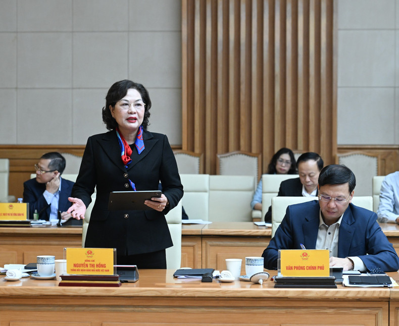 La gouverneure de la Banque d’État du Vietnam Nguyen Thi Hong s’exprime lors de la conférence.