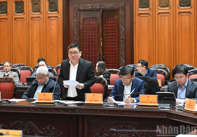 Le vice-ministre de l’Industrie et du Commerce Truong Thanh Hoai intervient lors de la réunion.