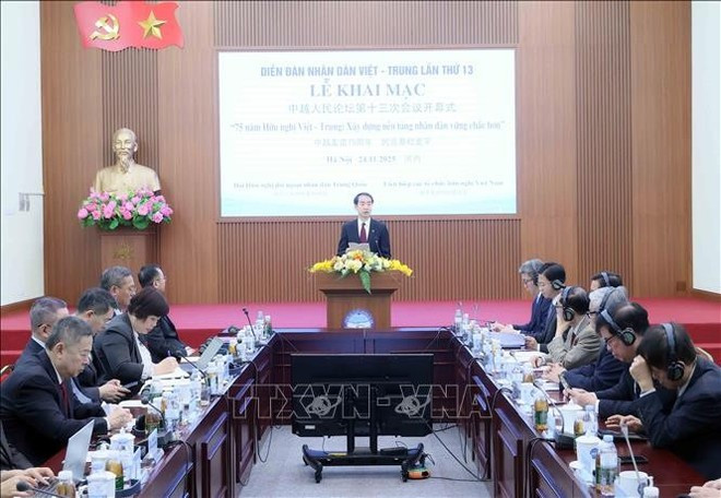 l’ambassadeur de Chine au Vietnam, He Wei, s&apos;exprime lors de l&apos;événement