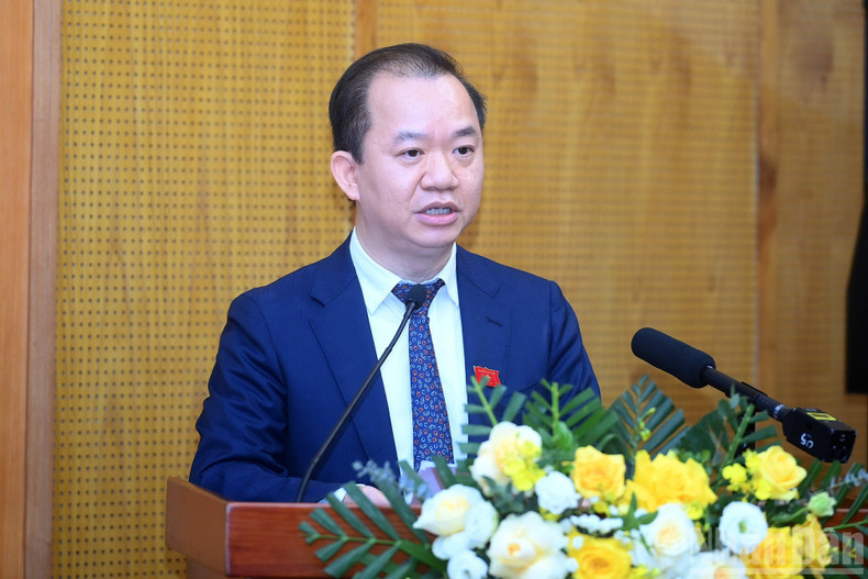 Le Professeur Bui Hoai Son a présenté sa communication lors du colloque.