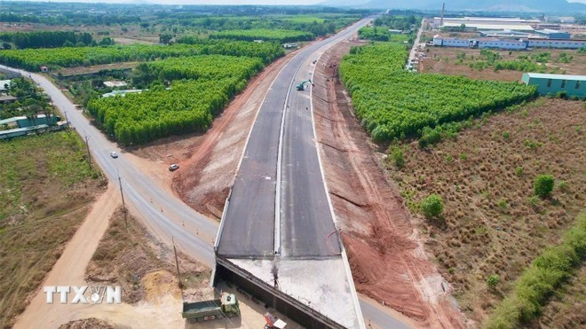 Le sous-projet 3 de l’autoroute Biên Hoa–Vung Tàu. Le sous-projet 3 de l’autoroute Biên Hoa–Vung Tàu.