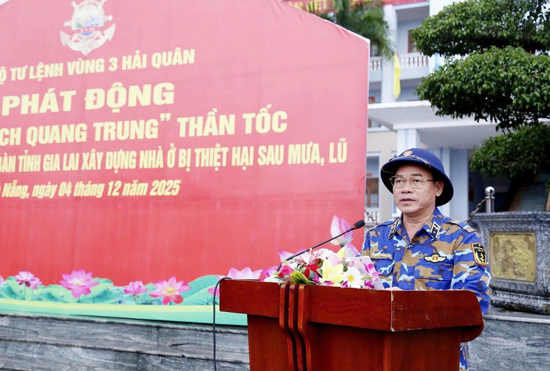 Le chef du Commandement de la Région 3 de la Marine lance la «Campagne Quang Trung».