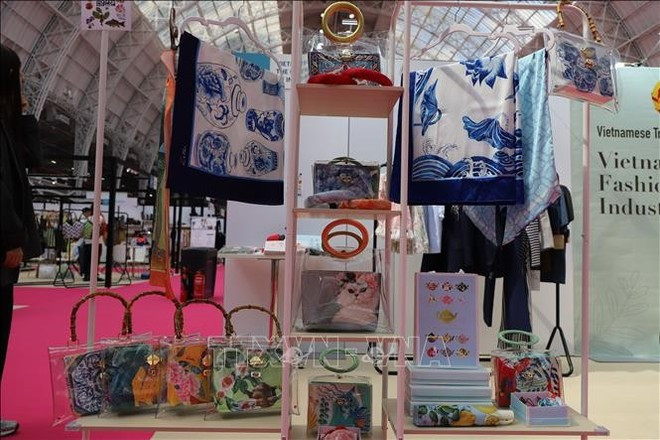 Le stand du Vietnam à Source Fashion London, le plus grand salon européen d'approvisionnement en mode. Photo : VNA. Le stand du Vietnam à Source Fashion London, le plus grand salon européen d'approvisionnement en mode. Photo : VNA.